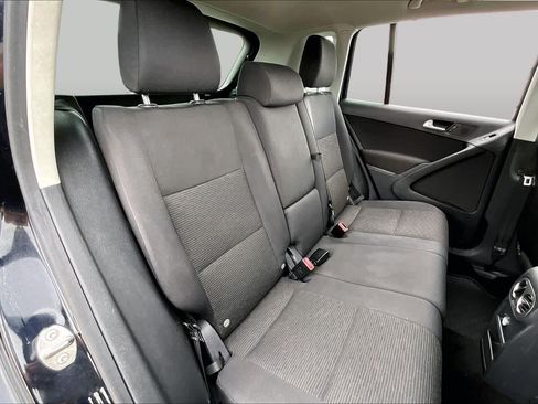 Used 2017 Volkswagen Tiguan Limited FWD image 20