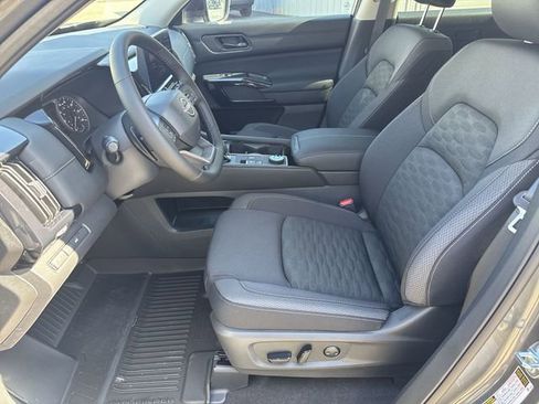 New 2026 Nissan Pathfinder SV image 16