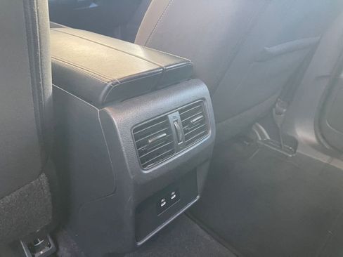 Used 2025 Nissan Rogue SV image 24