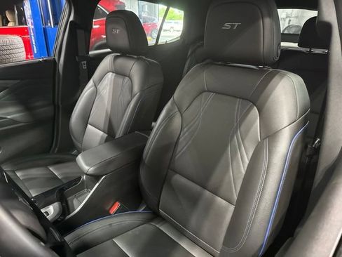 Used 2024 Buick Envista Sport Touring w/ Convenience I Package FWD image 9