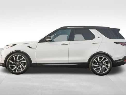 Used 2024 Land Rover Discovery Dynamic SE image 7