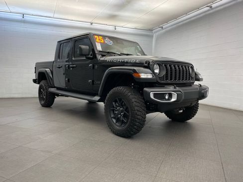 Certified 2025 Jeep Gladiator Mojave AWD/4WD image 3