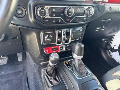 Used 2019 Jeep Wrangler Unlimited Rubicon image 32