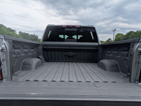 Used 2025 Chevrolet Silverado 2500 ZR2 w/ LPO, Dark Essentials Package AWD/4WD image 18