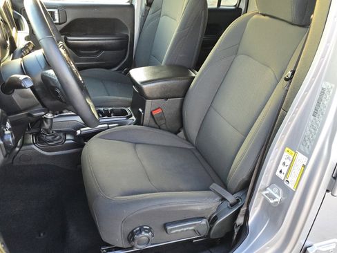 Used 2018 Jeep Wrangler Unlimited Sport S image 24