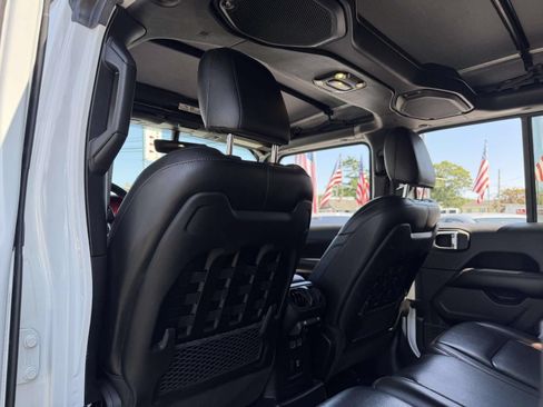 Used 2021 Jeep Wrangler Unlimited Rubicon w/ Uconnect 4C Nav & Sound Group AWD/4WD image 16
