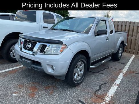 Used 2012 Nissan Frontier SV AWD/4WD image 3