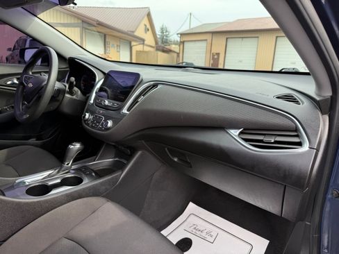 Used 2019 Chevrolet Malibu LT w/ Driver Confidence Package II image 24