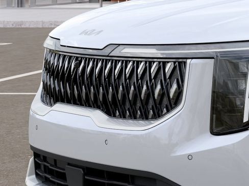 New 2026 Kia Carnival LXS FWD image 12