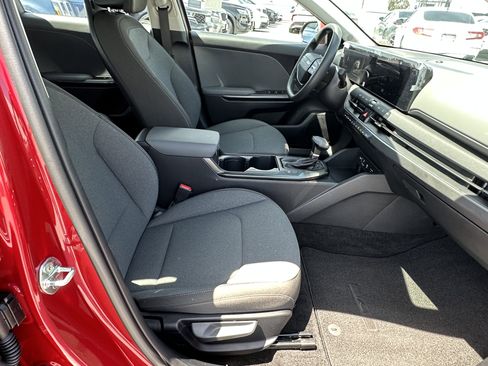 Used 2025 Kia K4 LXS image 16