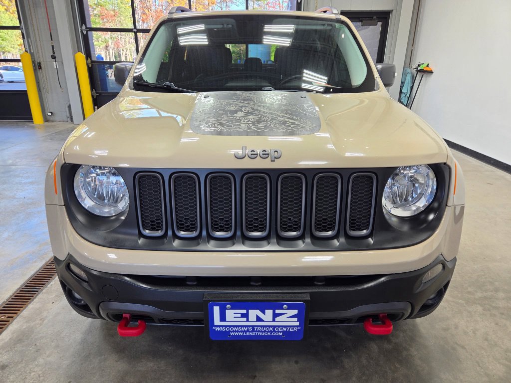 Used 2017 Jeep Renegade Trailhawk AWD/4WD image 3