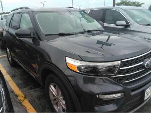 Used 2022 Ford Explorer XLT w/ Equipment Group 202A AWD/4WD image 8