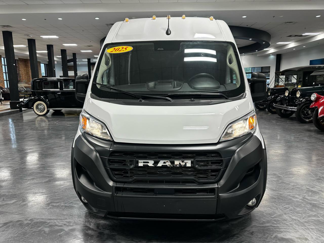 Used 2025 RAM ProMaster 2500 w/ Convenience Group FWD image 2
