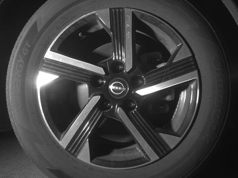 Used 2025 Nissan Sentra SV image 12