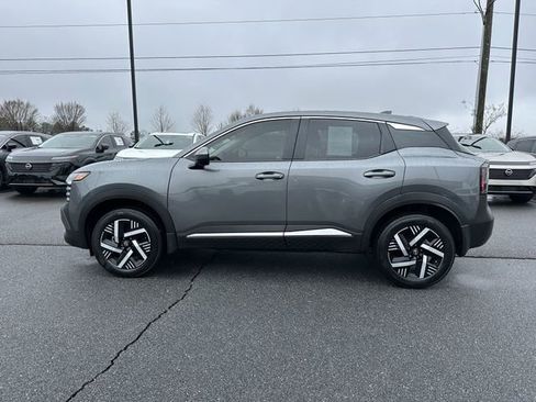 Certified 2025 Nissan Kicks SV image 5