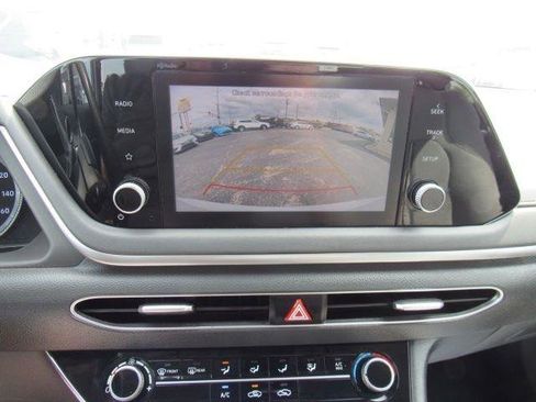 Used 2022 Hyundai Sonata SE image 19