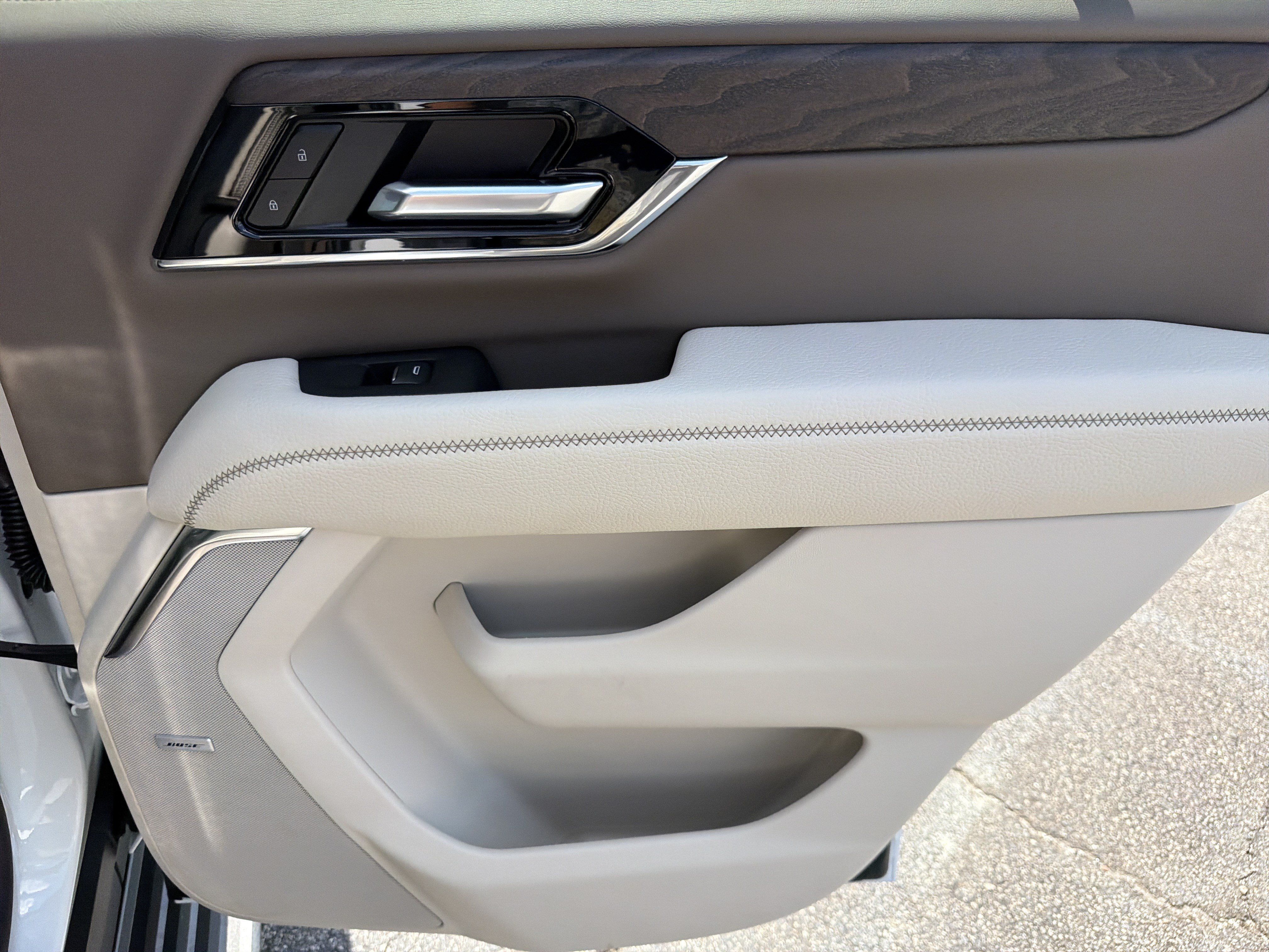 New 2026 GMC Yukon Denali w/ Sun & Power Step Package AWD/4WD image 17
