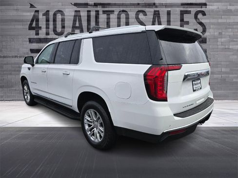 Used 2022 GMC Yukon XL SLT image 8