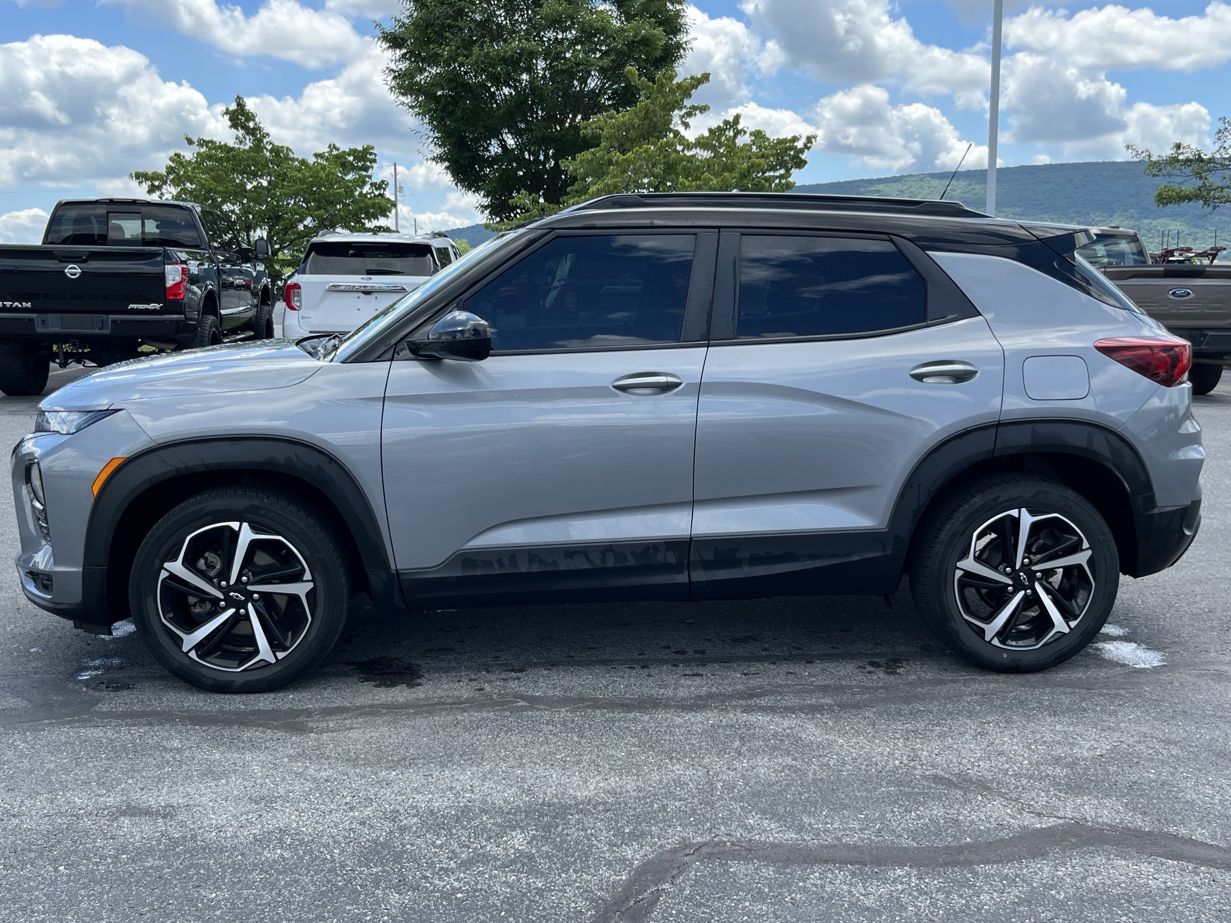 Used 2023 Chevrolet TrailBlazer RS FWD image 9