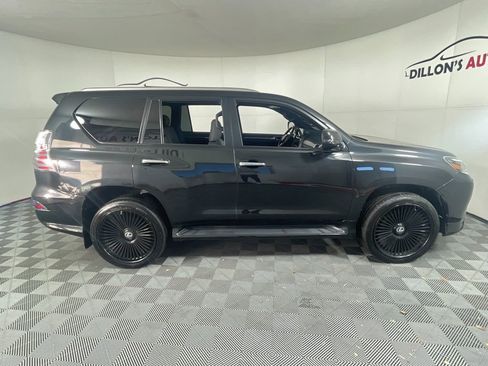 Used 2023 Lexus GX 460 Premium w/ Premium Package image 9