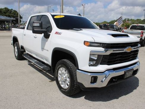 Used 2025 Chevrolet Silverado 2500 LT AWD/4WD image 15