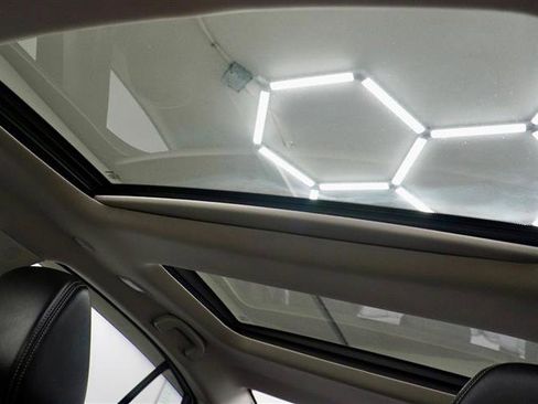 Used 2017 Nissan Maxima 3.5 SL FWD image 26