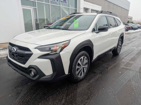 Certified 2025 Subaru Outback Premium w/ Popular Package #1A image 3