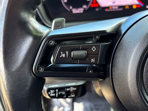 Used 2024 Porsche Cayenne Coupe image 22