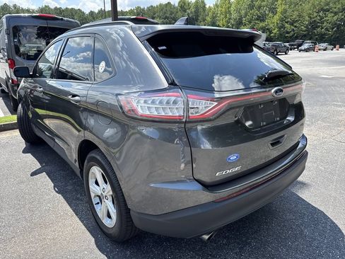 Used 2018 Ford Edge SE FWD image 15