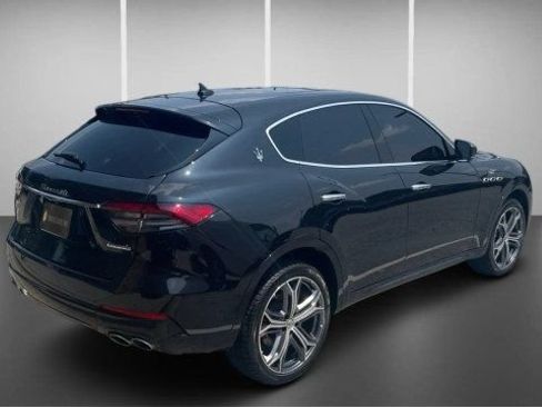 Used 2023 Maserati Levante GT AWD/4WD image 8