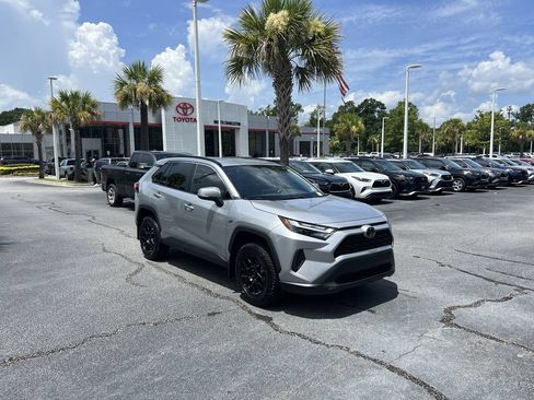 Used 2025 Toyota RAV4 XLE w/ Convenience Package FWD image 2