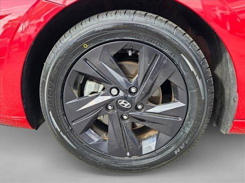 Used 2021 Hyundai Elantra SEL image 22