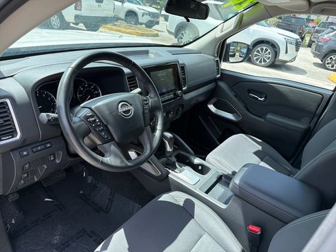 Used 2024 Nissan Frontier SV w/ SV Convenience Package RWD image 13