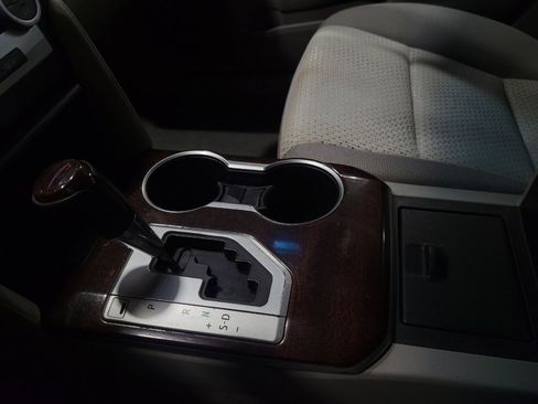 Used 2014 Toyota Camry XLE image 26