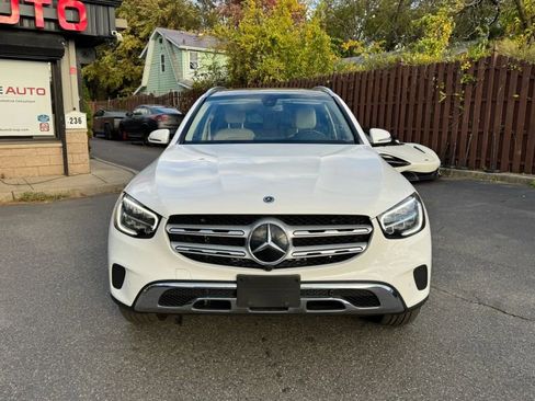 Used 2021 Mercedes-Benz GLC 300 4MATIC image 2