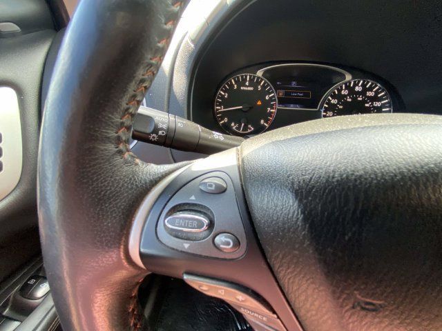 Used 2020 Nissan Pathfinder SL FWD image 22