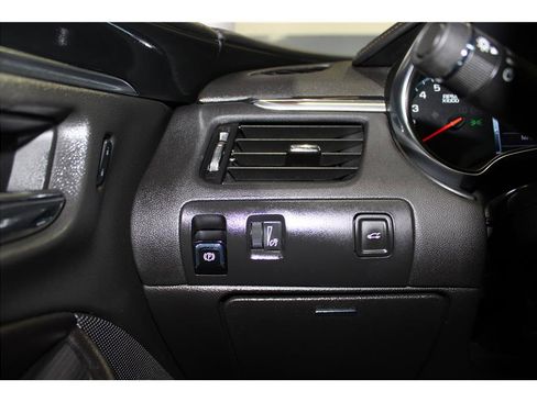 Used 2019 Chevrolet Impala LT image 30