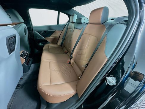 New 2027 BMW 550e xDrive AWD/4WD image 17