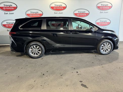 Used 2022 Toyota Sienna LE image 4