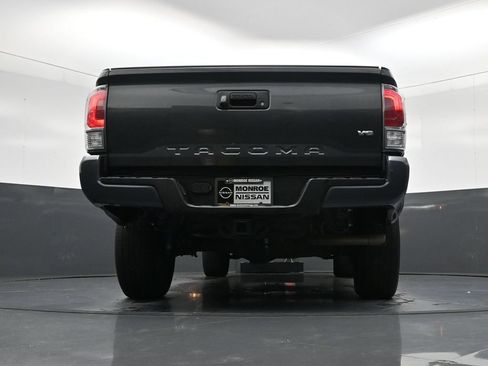 Used 2020 Toyota Tacoma TRD Sport RWD image 24