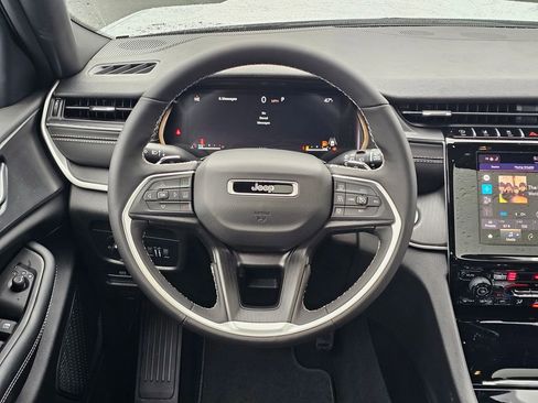 New 2026 Jeep Grand Cherokee Laredo image 17