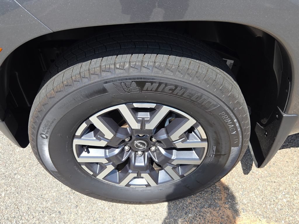 Certified 2024 Nissan Frontier SL w/ Technology Package RWD image 3
