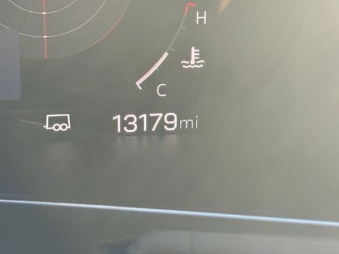 Used 2024 GMC Canyon AT4X w/ AT4X AEV Edition image 15