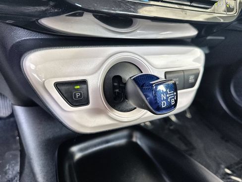 Used 2018 Toyota Prius One FWD image 15