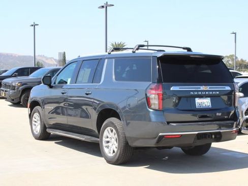 Used 2021 Chevrolet Suburban LT AWD/4WD image 18