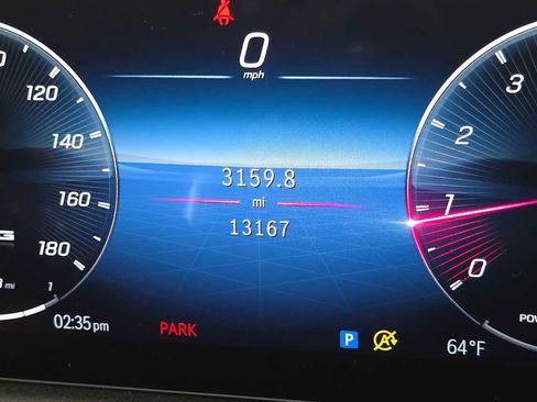 Used 2024 Mercedes-Benz GLA 35 AMG 4MATIC image 30