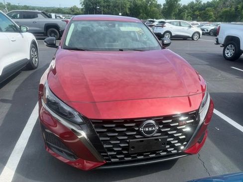 Used 2024 Nissan Altima 2.5 SR AWD/4WD image 2