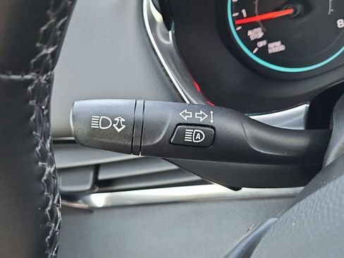 Used 2023 Chevrolet Traverse LT image 27