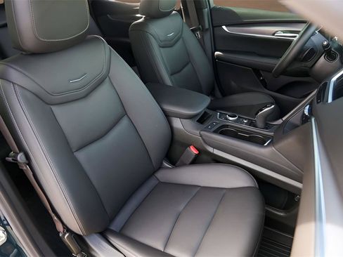 Used 2025 Cadillac XT5 Luxury image 31