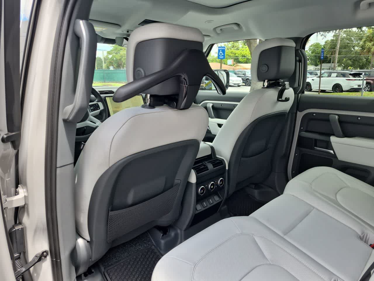 New 2026 Land Rover Defender 110 X-Dynamic SE AWD/4WD image 19
